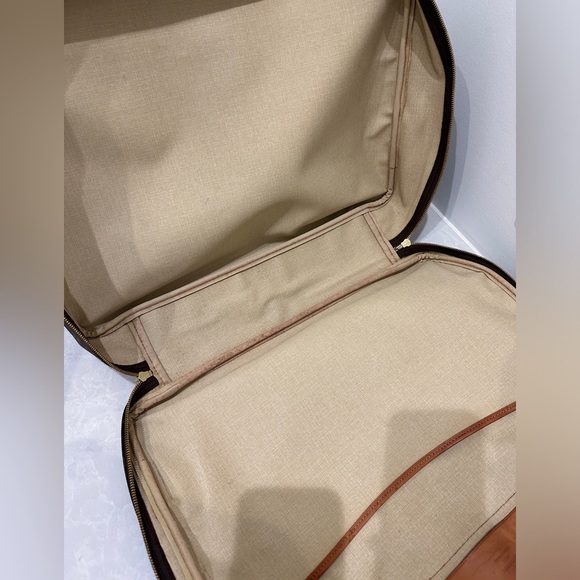 Louis Vuitton Alize 24H Monogram Bag - Picture 2 of 13